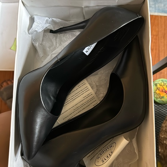 Like new. Worn once for an interview - Picture 1 of 3